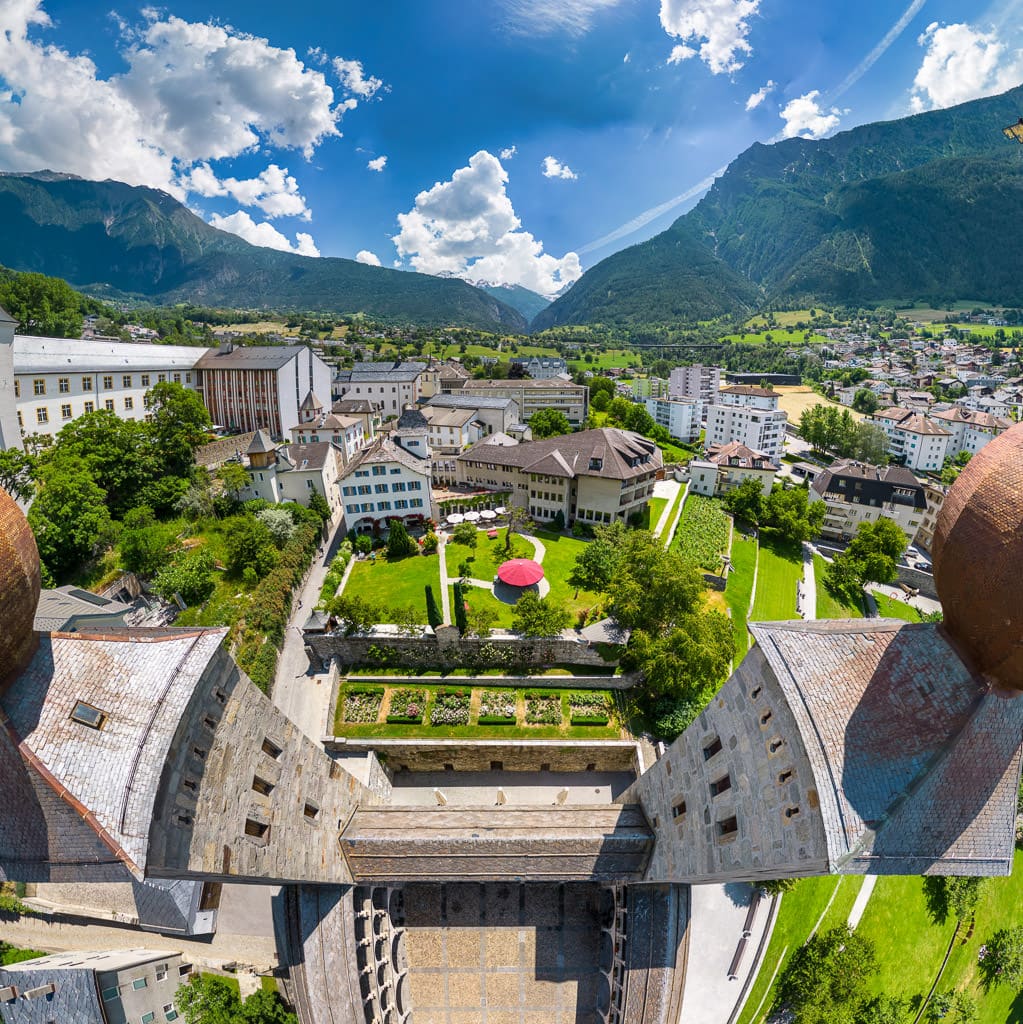 2023-06-12_13h16_guesthousebrig-mercator-square-Edit